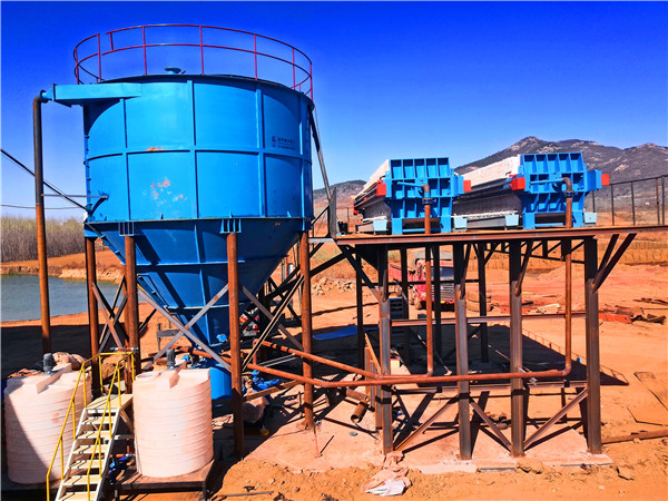 隆中洗沙機(jī)<a href=http://m.hostpanda.cn/tags/xishahuishouji target=_blank class=infotextkey><a href=//tags/xishahuishouji target=_blank class=infotextkey>細(xì)沙回收機(jī)</a></a>31.jpg